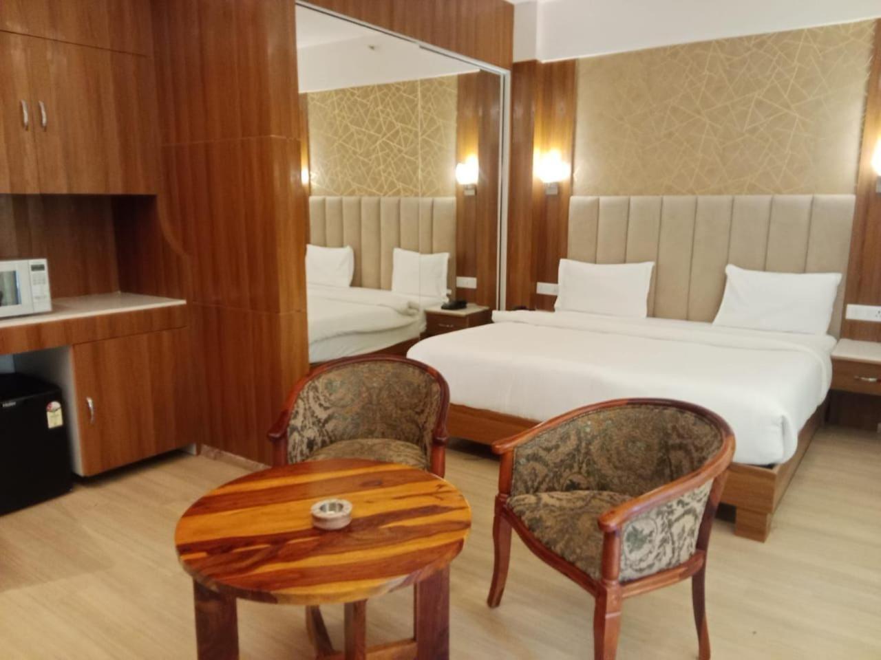 The Grace Residency - Gomtinagar, Lucknow Aparthotel Esterno foto