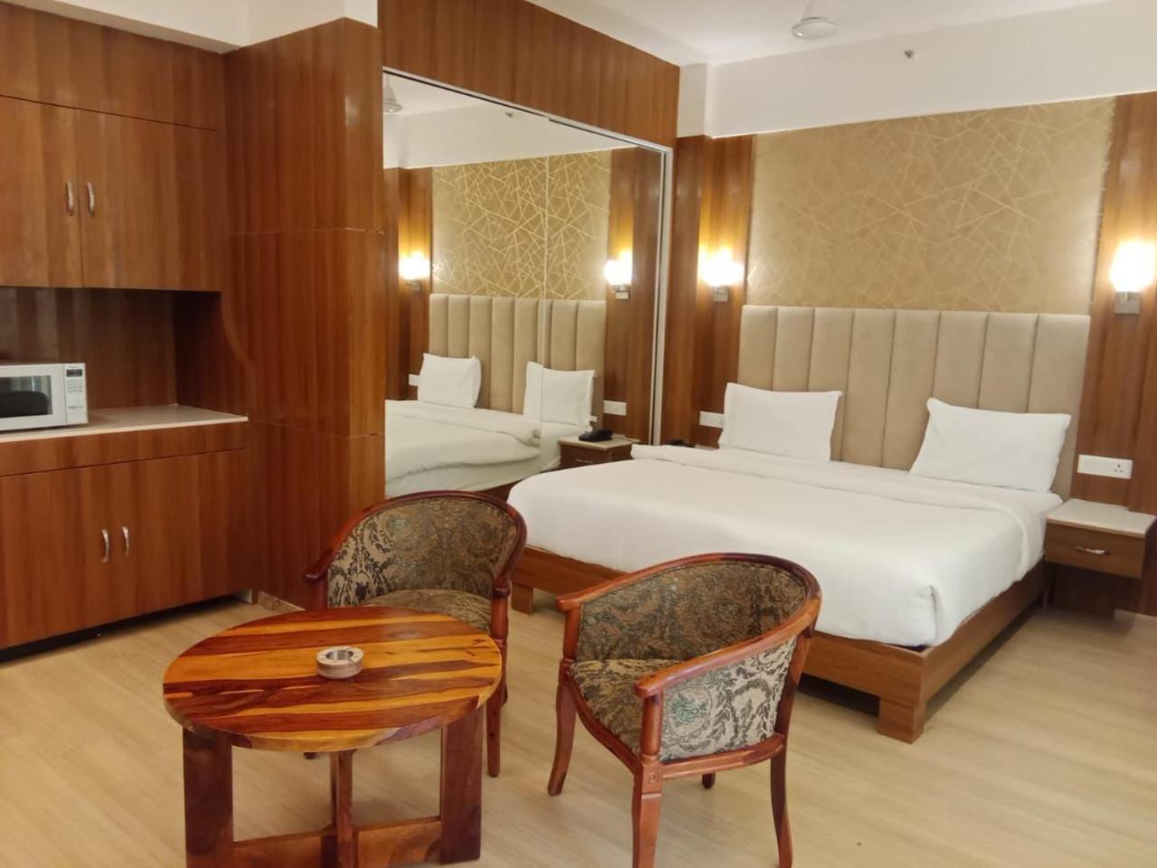 The Grace Residency - Gomtinagar, Lucknow Aparthotel Esterno foto